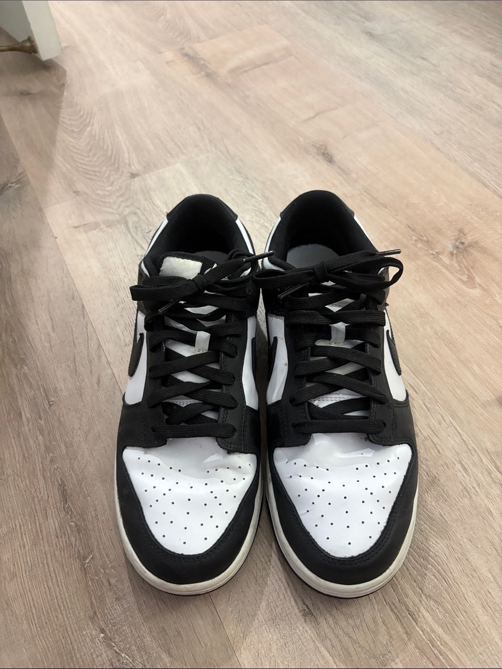 Black & White Men's Low-Top Sneakers